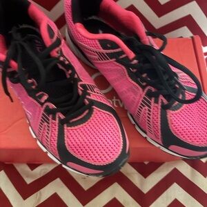 Fila Women's Black and Pink Athletic Shoes